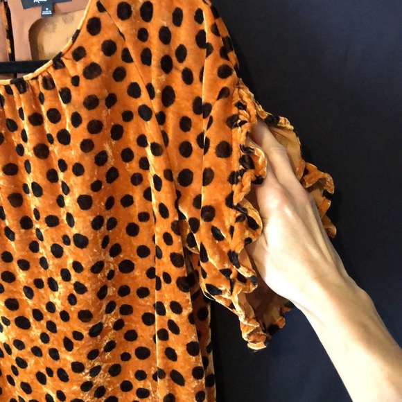 Cute! Madewell Velvet Top. EUC Rust w/ Black Polkadots. Ruffled Open Sleeves. M - Picture 4 of 13